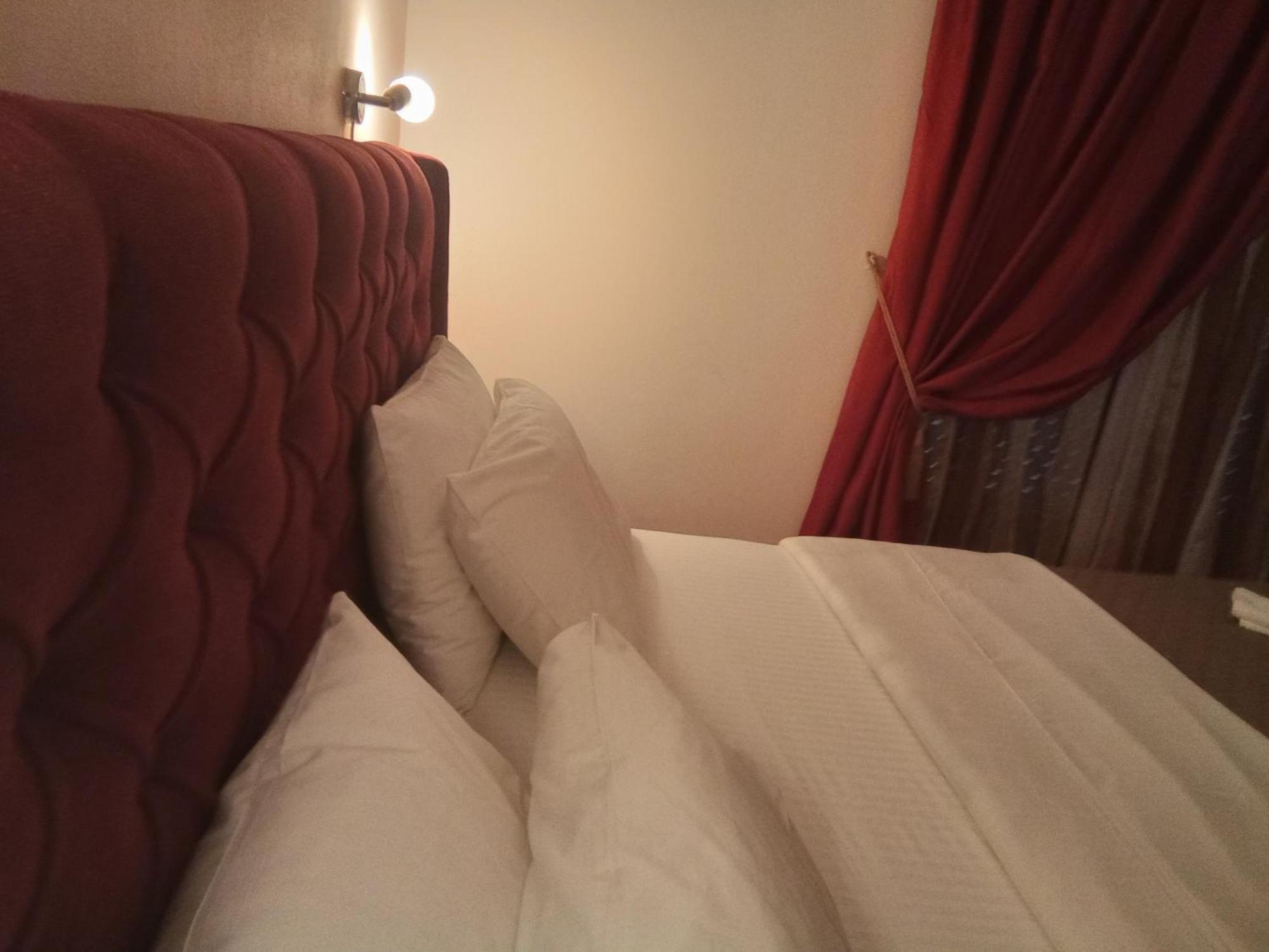Aparthotel Delfini Akhladherí Esterno foto