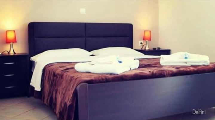 Aparthotel Delfini Akhladherí Esterno foto