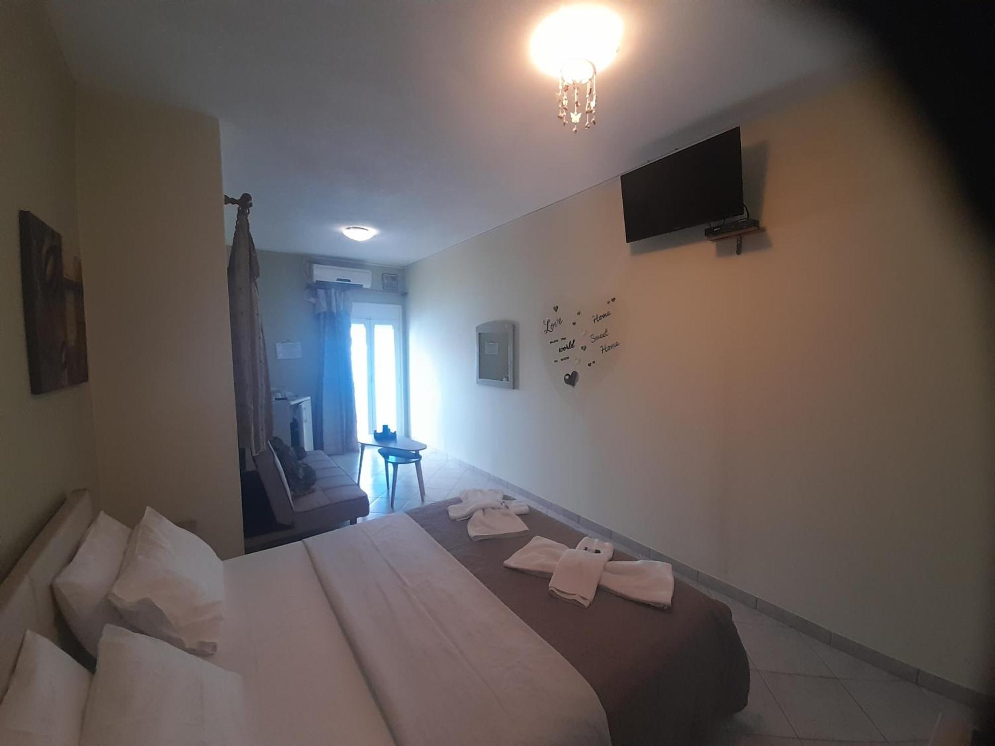 Aparthotel Delfini Akhladherí Esterno foto