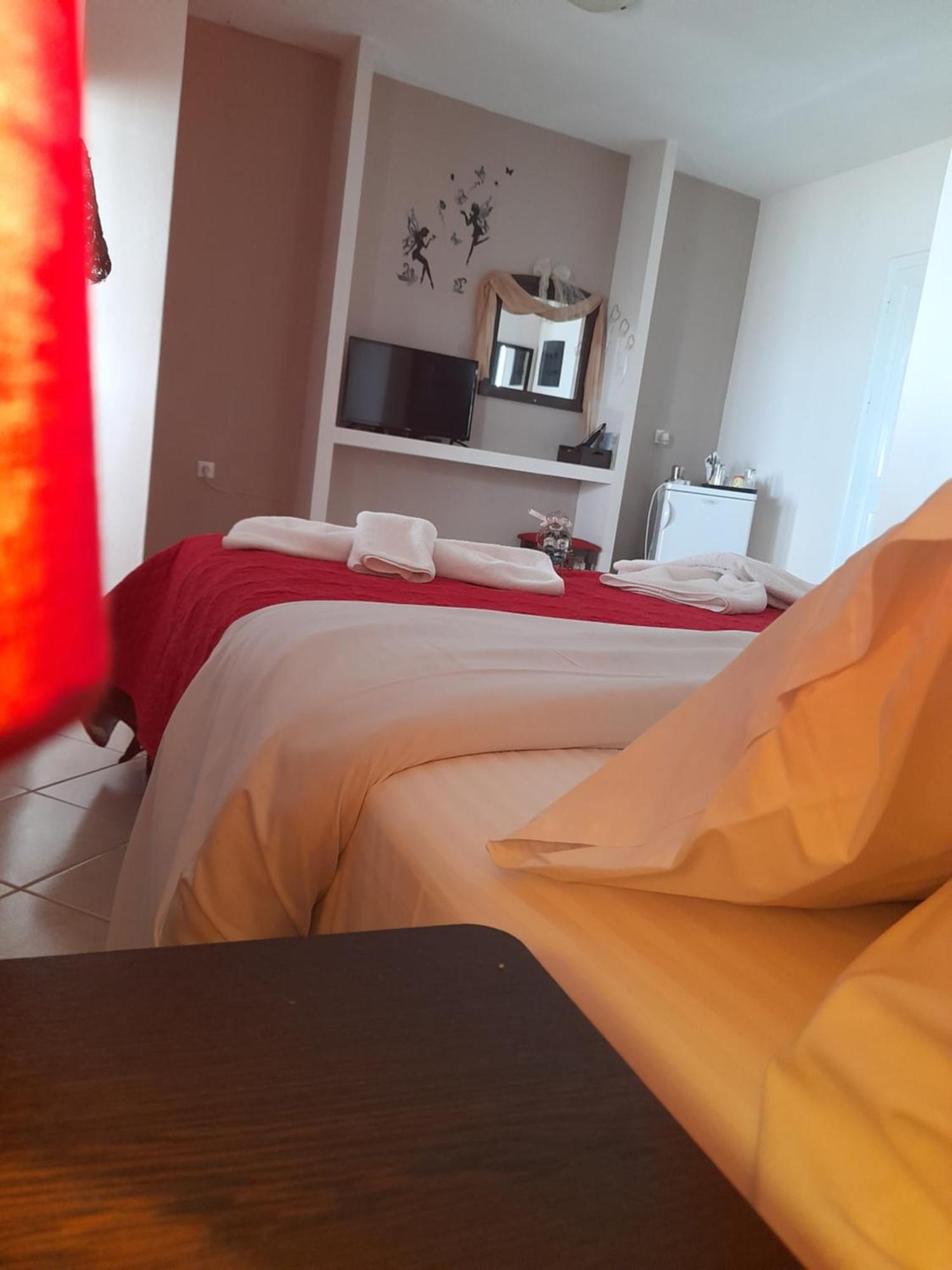Aparthotel Delfini Akhladherí Esterno foto
