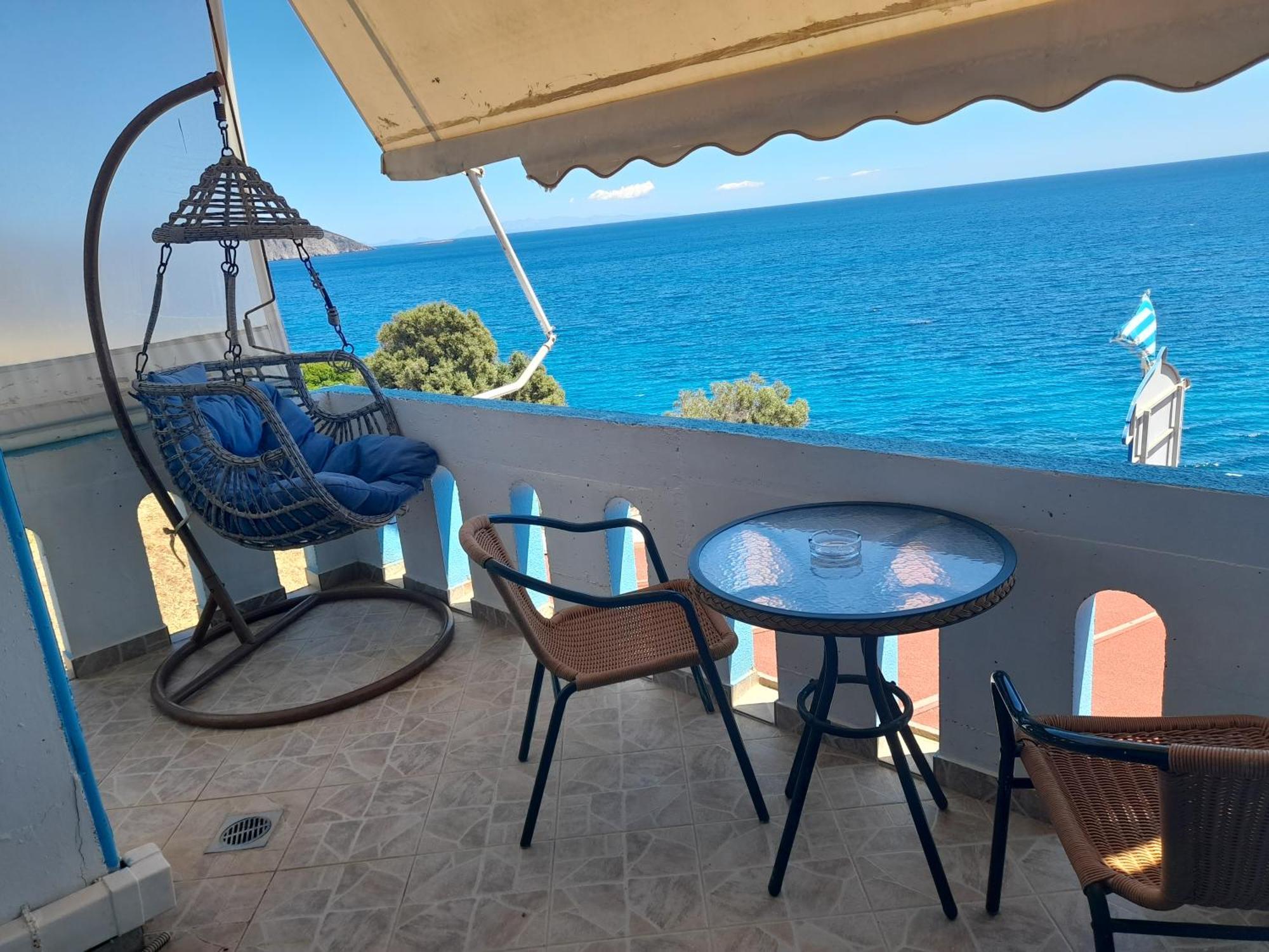 Aparthotel Delfini Akhladherí Esterno foto